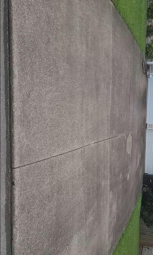 Before driveway cleaning in Chattanooga, TN